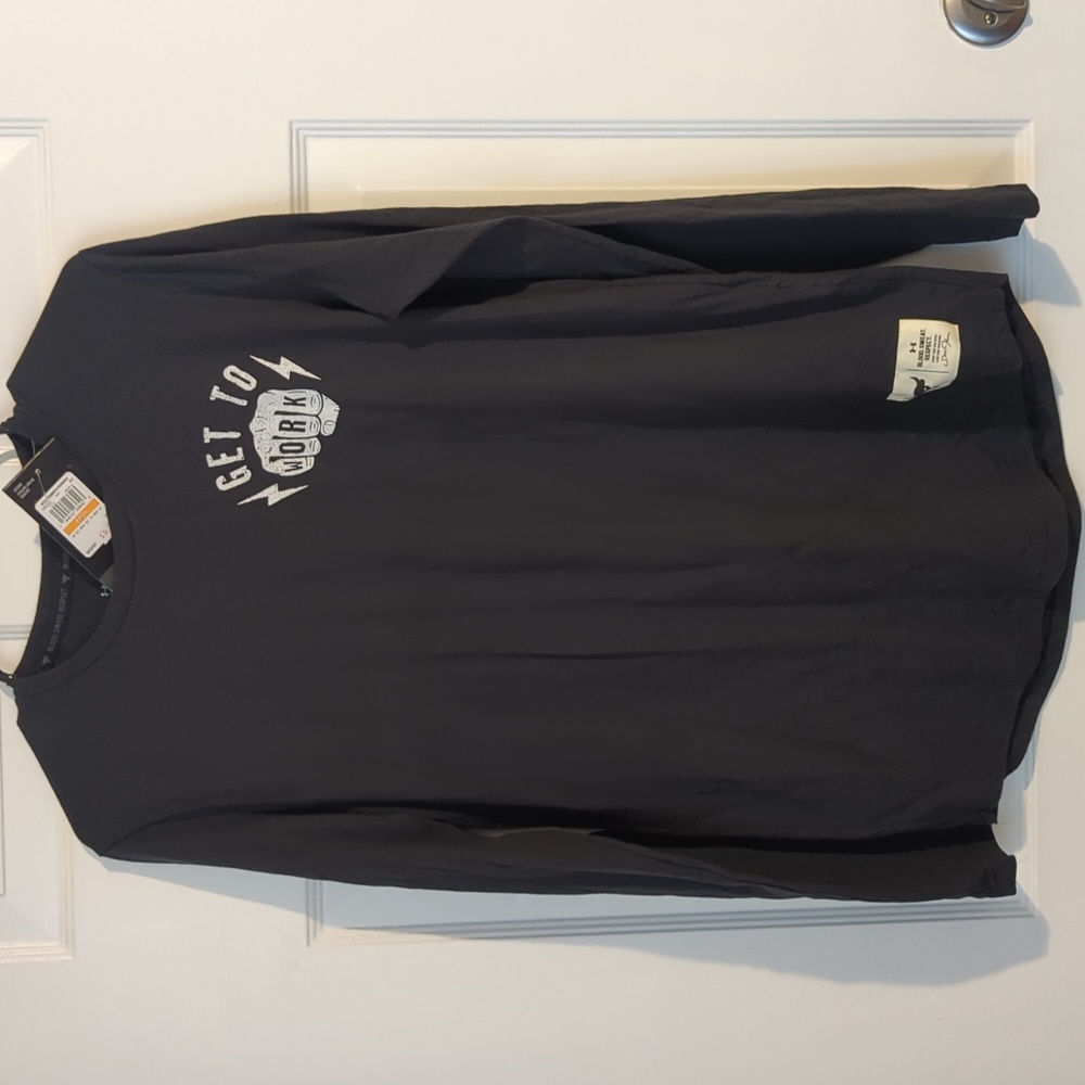 NWT Under Armor Men's Long sleeve tee